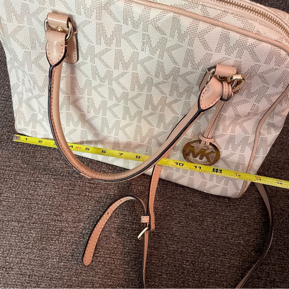 Michael Kors Logo sachet bag - Picture 8 of 12